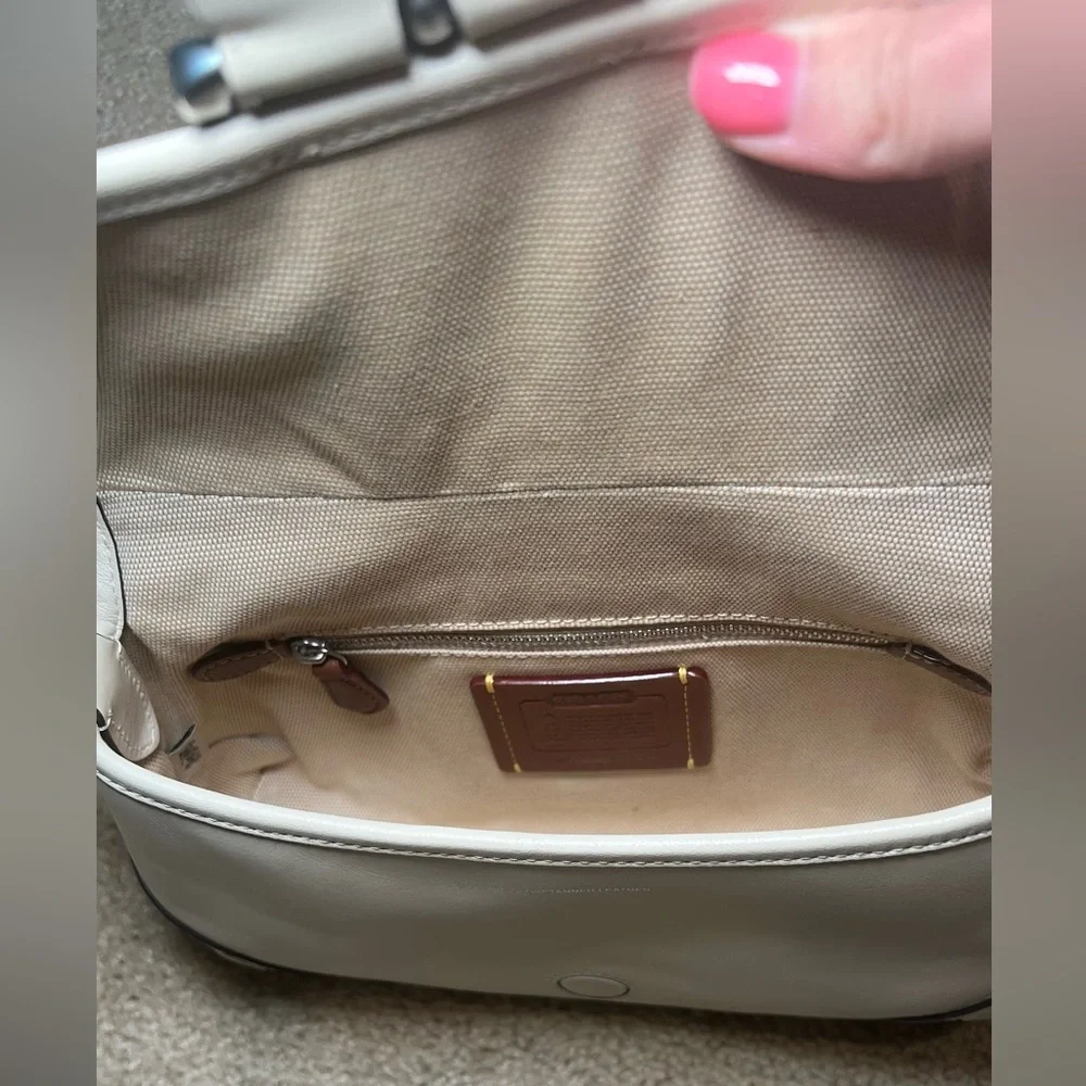 (Soho Flap AUTHENTIC) Coach White Leather Saddle Shoulder Bag - Picture 7 of 13